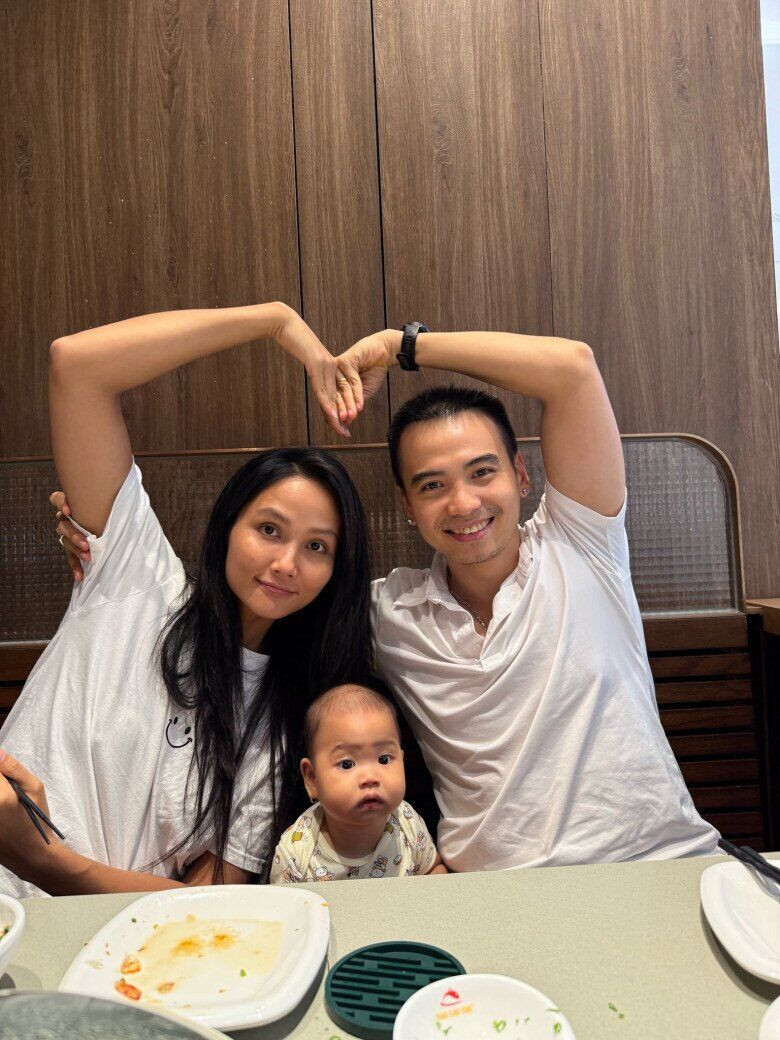 Trên trang cá nhân, vợ chồng HHen Niê thường xuyên chia sẻ về hành trình trưởng thành của con gái.