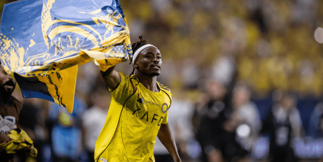 Al Nassr củng cố ngôi đầu bảng xếp hạng Saudi Pro League sau chiến thắng trước Al Ahli.