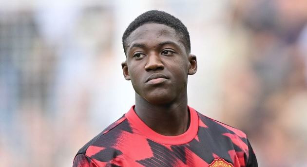 Kobbie Mainoo gia hạn hợp đồng dài hạn với Manchester United.