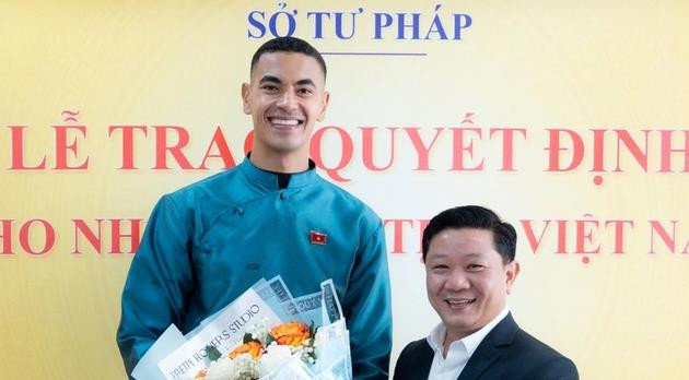 Sự xuất hiện của Đỗ Phi Long sẽ giải quyết bài toán chống bóng bổng cho ĐT Việt Nam.