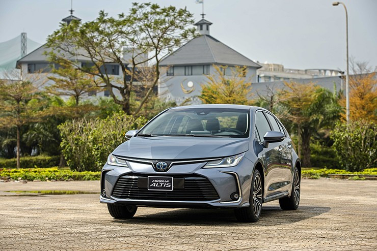 Ngoại thất Toyota Corolla Altis 2026