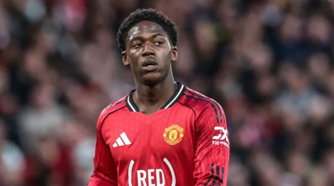 Kobbie Mainoo chính thức gia hạn hợp đồng với Manchester United đến năm 2031