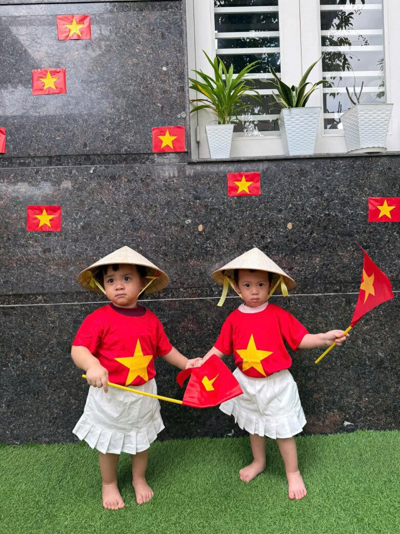 Gia đình Thu Trang - Tiến Luật dấy lên nghi vấn có thêm thành viên mới.