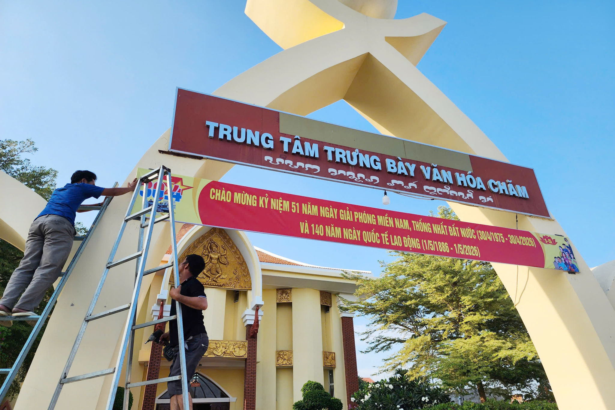 The Cham Cultural Exhibition Center prepares banners and decorations to welcome the April 30 – May 1 holiday.