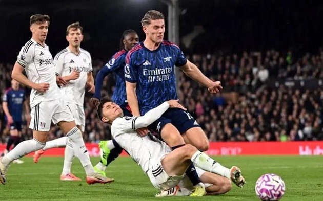 Arsenal trong các trận derby London kịch tính