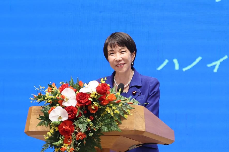 Japanese Prime Minister praises Viet Nam's proactive foreign policy- Ảnh 1.