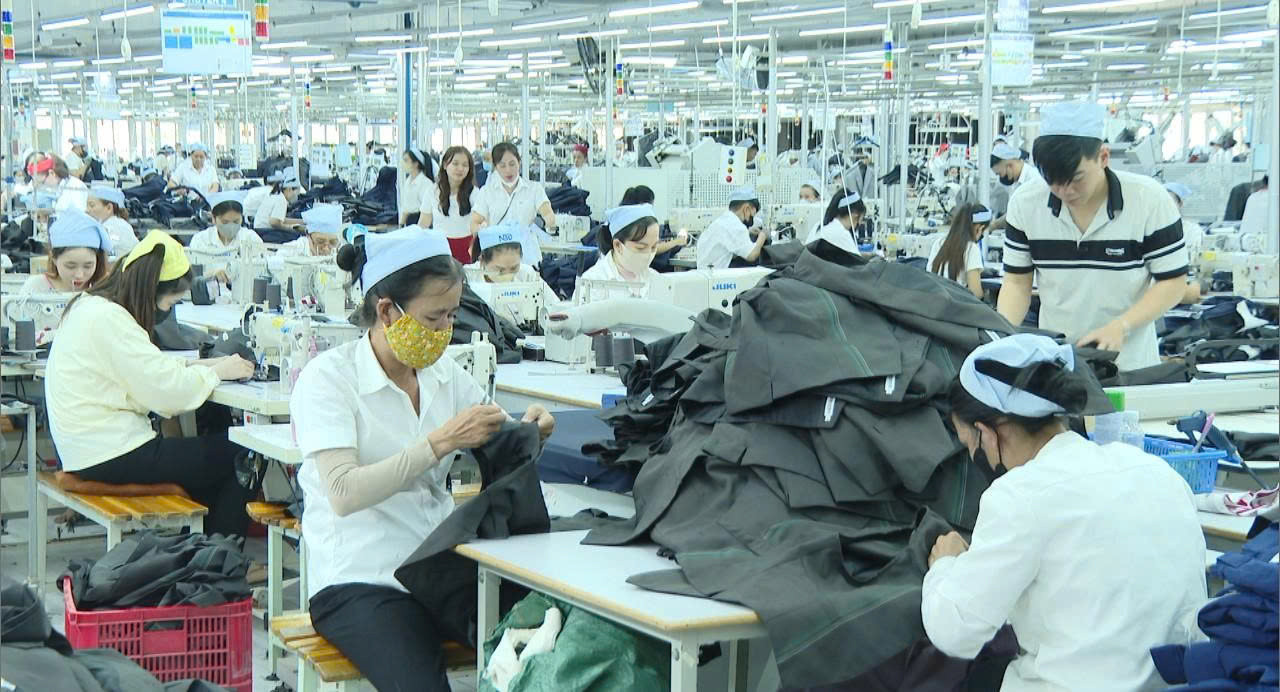 Ngành may mặc giải quyết việc làm ổn định cho nhiều lao động tại các địa phương Lâm Đồng