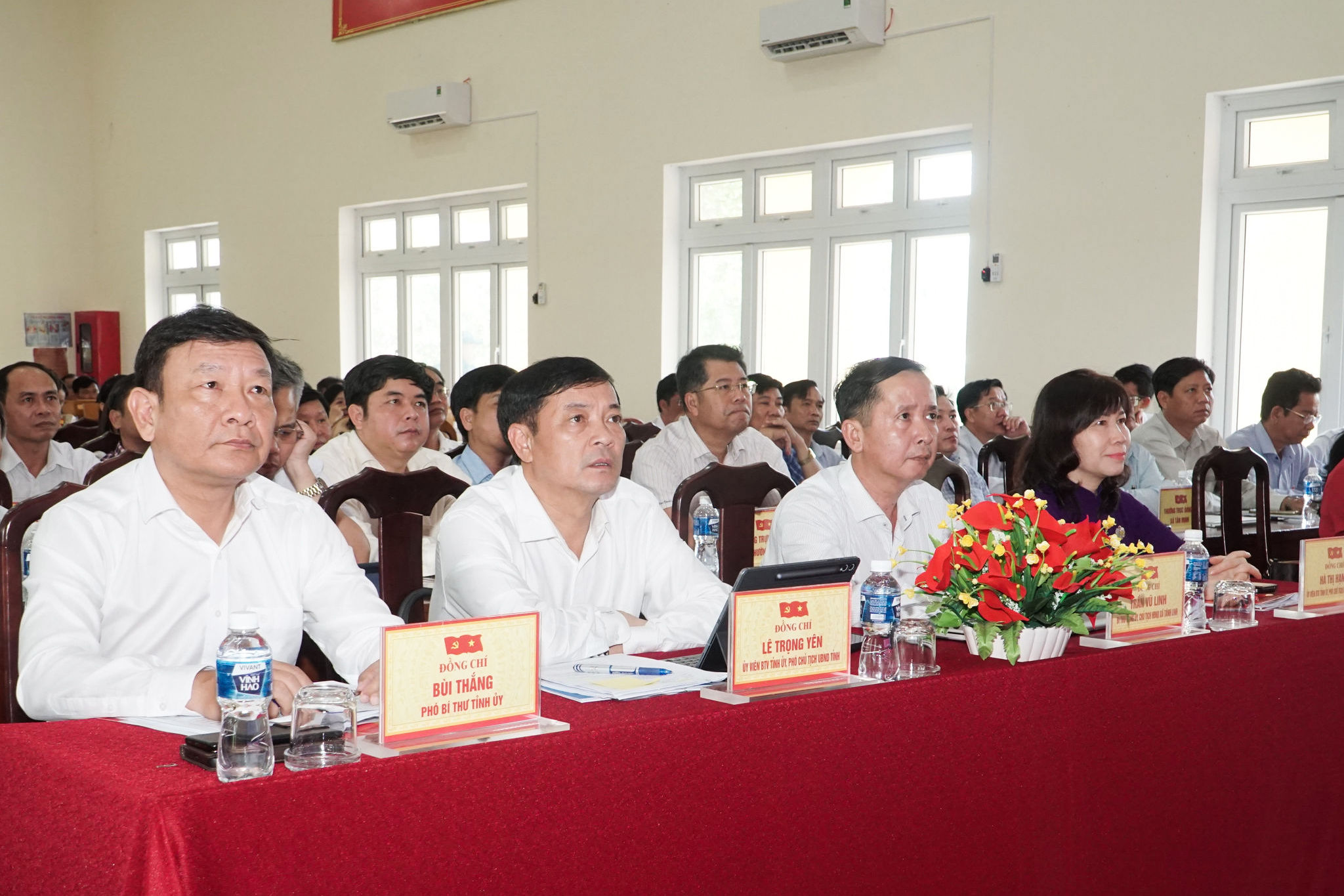 cac-dong-chi-lanh-dao-tinh-dai-bieu-du-hoi-nghi-1-.jpg