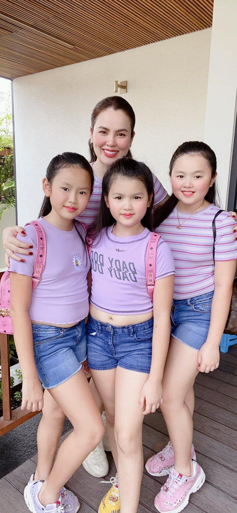 Phương Lê có 3 cô con gái với chồng trước là một doanh nhân.
