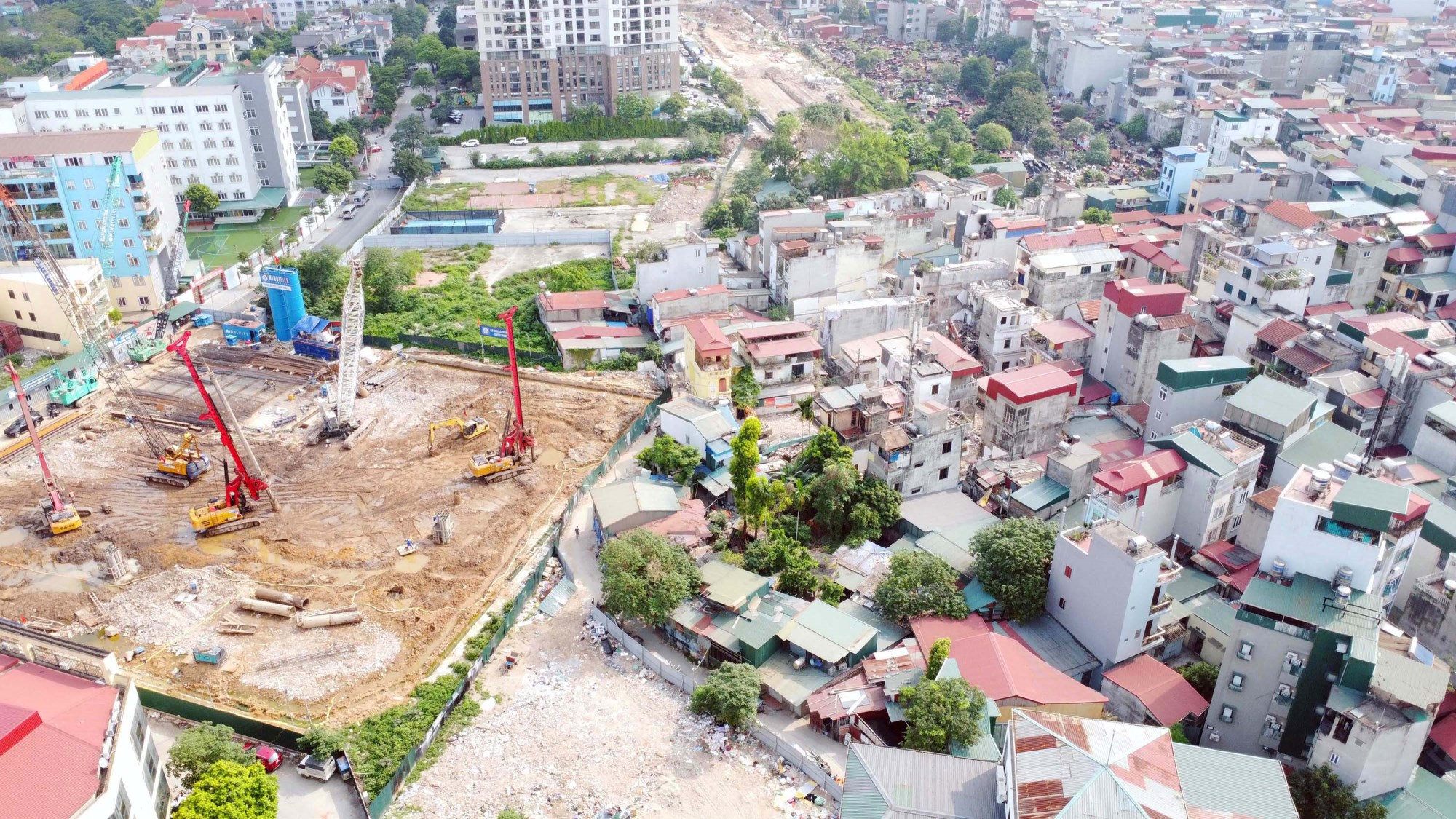 Hiện trạng phá dỡ mặt bằng đoạn nối thông ra đường Dương Đình Nghệ.
