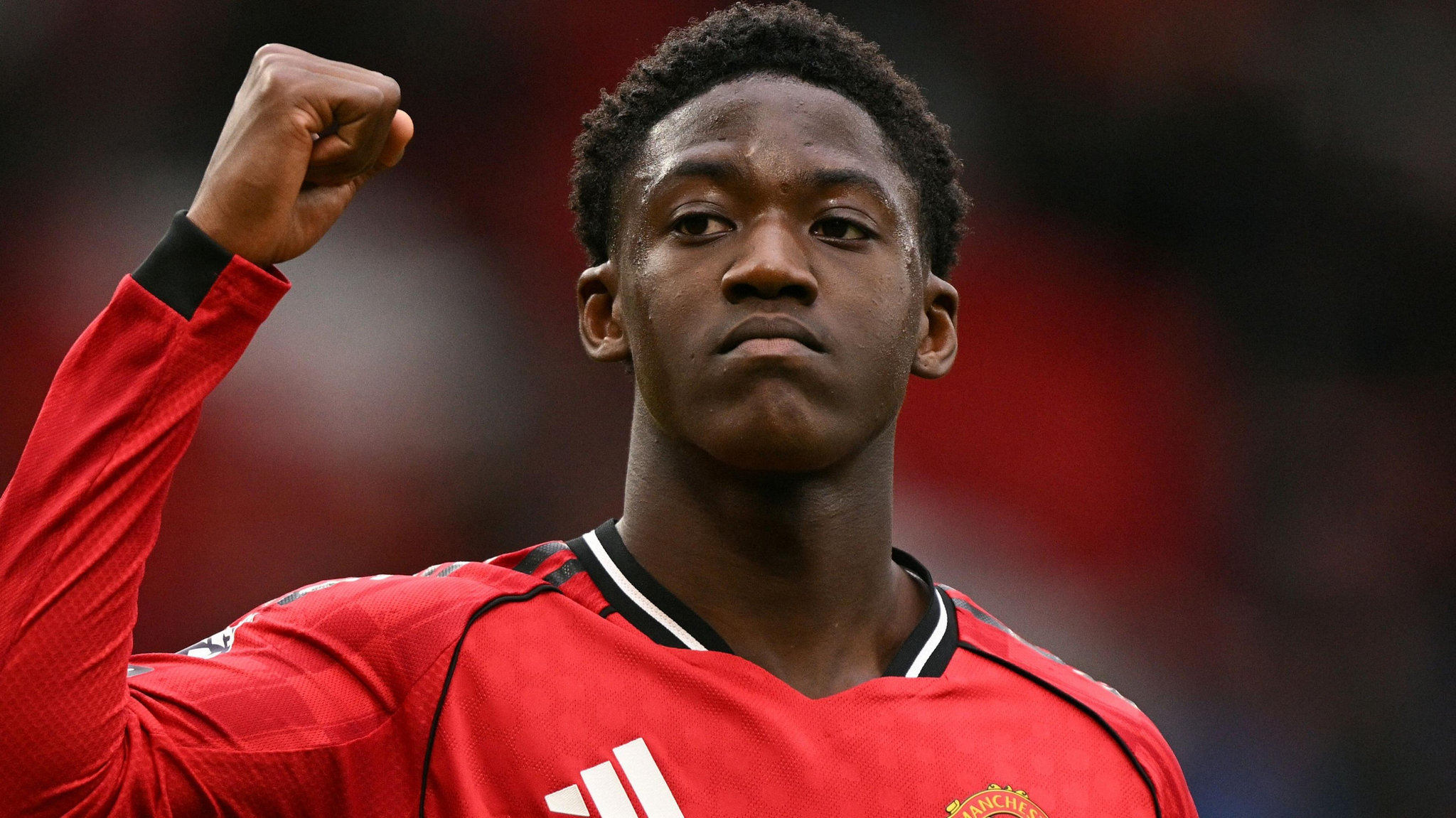 Kobbie Mainoo và các cầu thủ Man Utd ăn mừng cùng Carrick