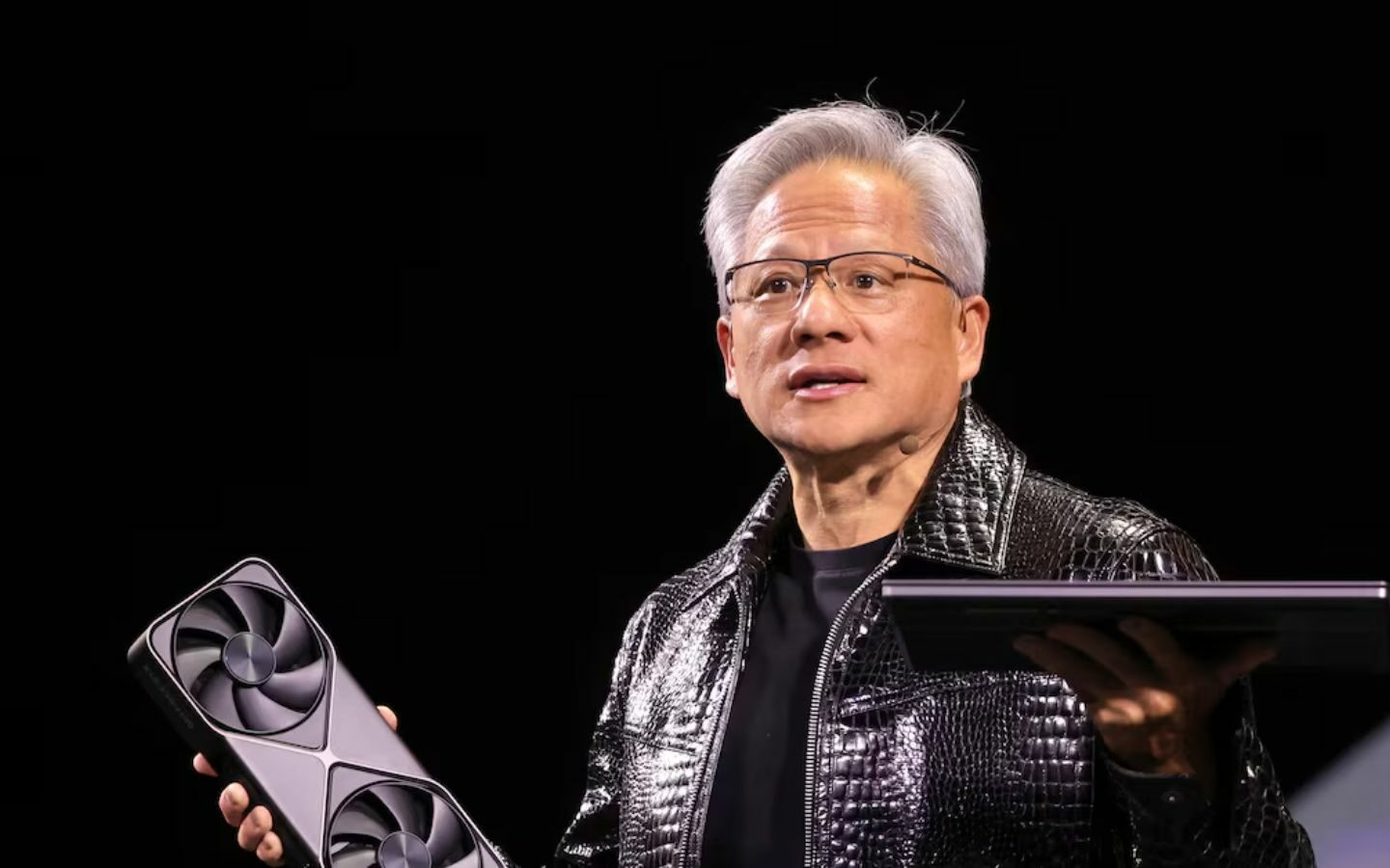 Jensen Huang chia sẻ về sự sụt giảm thị phần AI của Nvidia tại Trung Quốc