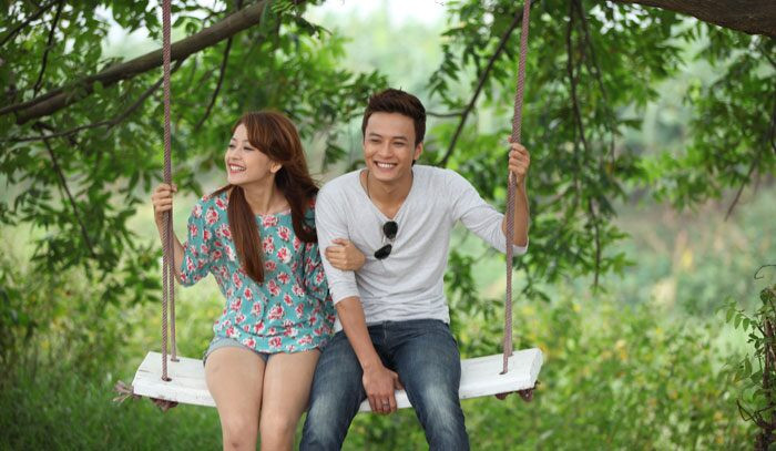 Hồng Đăng dành lời khen ngợi cho Chi Pu về vẻ đẹp trong sáng và sự tiến bộ trong diễn xuất.