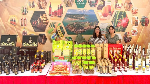 media.thuonghieucongluan.vn-resize_640x360-uploads-2026-05-06-_gian-hang-cac-san-pham-ocop-cua-tinh-1778038438.jpg