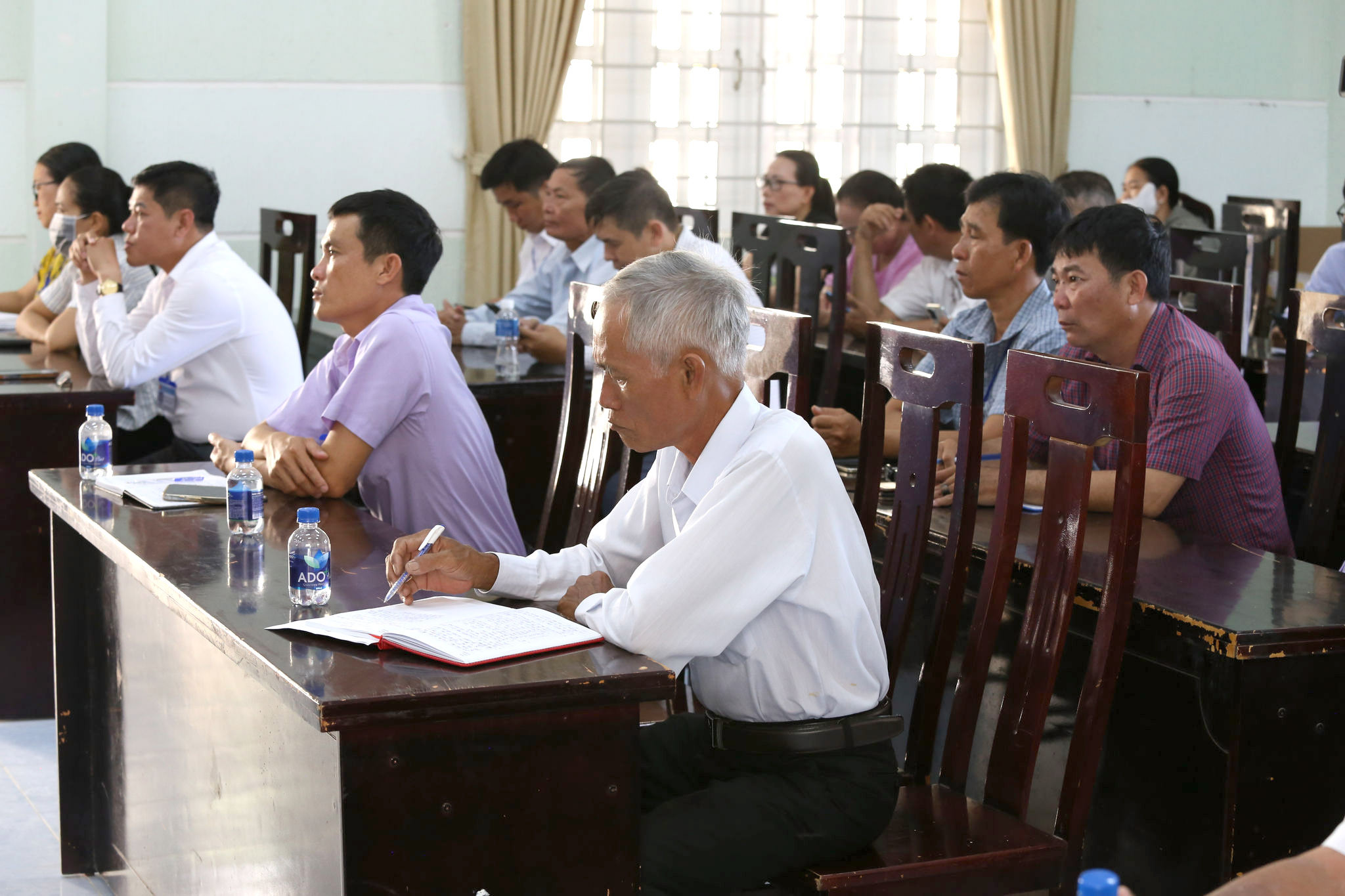 cu-tri-xa-tan-hai-tham-du-hoi-nghi(1).jpg
