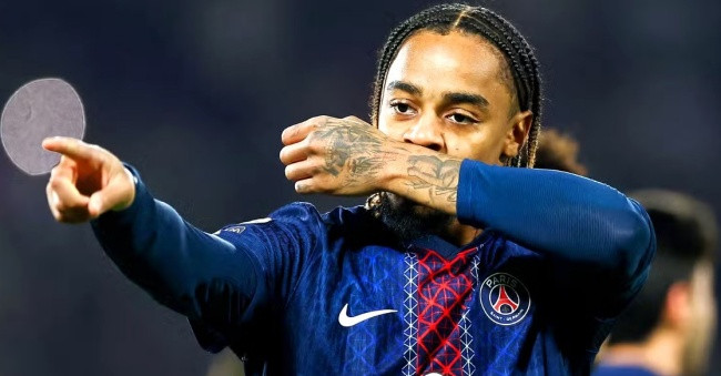 Bradley Barcola của PSG được kỳ vọng sẽ tạo ra đột biến cho hàng công Liverpool.
