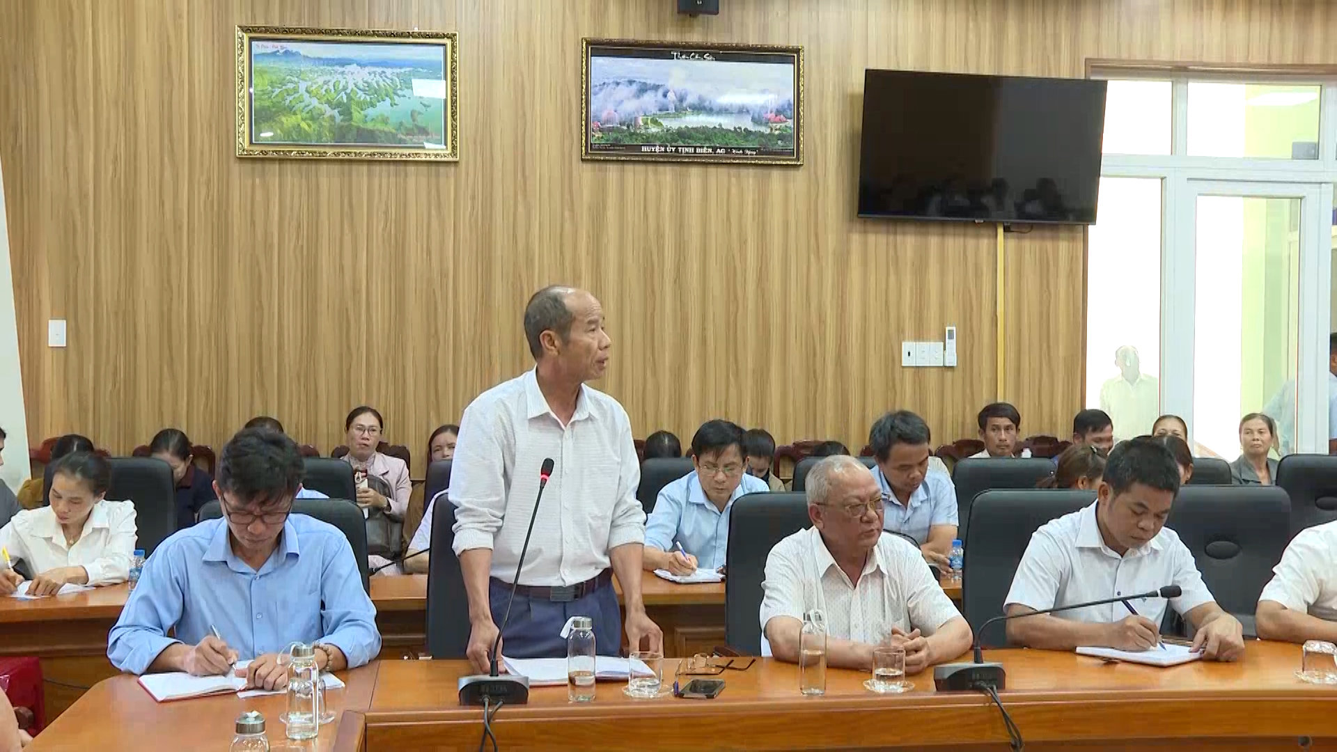 Cử tri kiến nghị 2