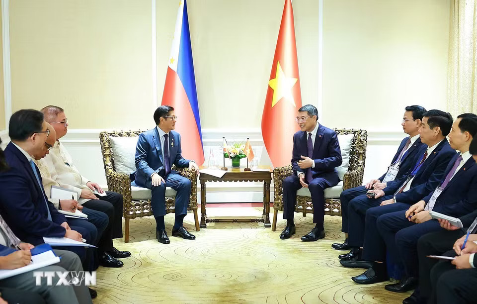 Thủ tướng Lê Minh Hưng gặp Tổng thống Philippines Ferdinand Romualdez Marcos Jr, Chủ tịch ASEAN năm 2026. (Ảnh: Dương Giang/TTXVN)