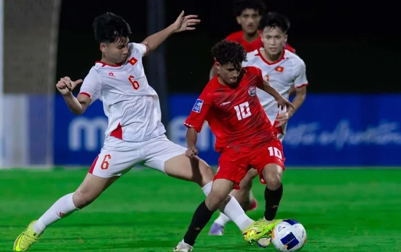 U17 Việt Nam ăn mừng chiến thắng trước U17 Yemen tại giải U17 châu Á.