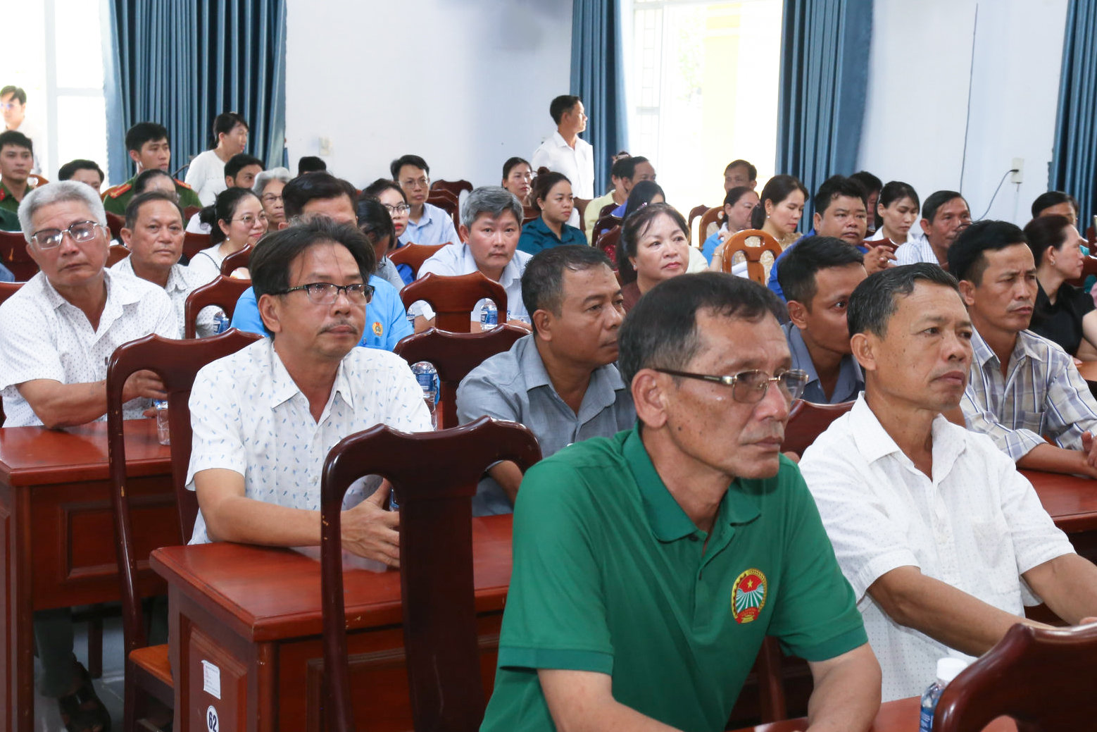 cu-tri-xa-tra-tan-tham-du-hoi-nghi(1).jpg