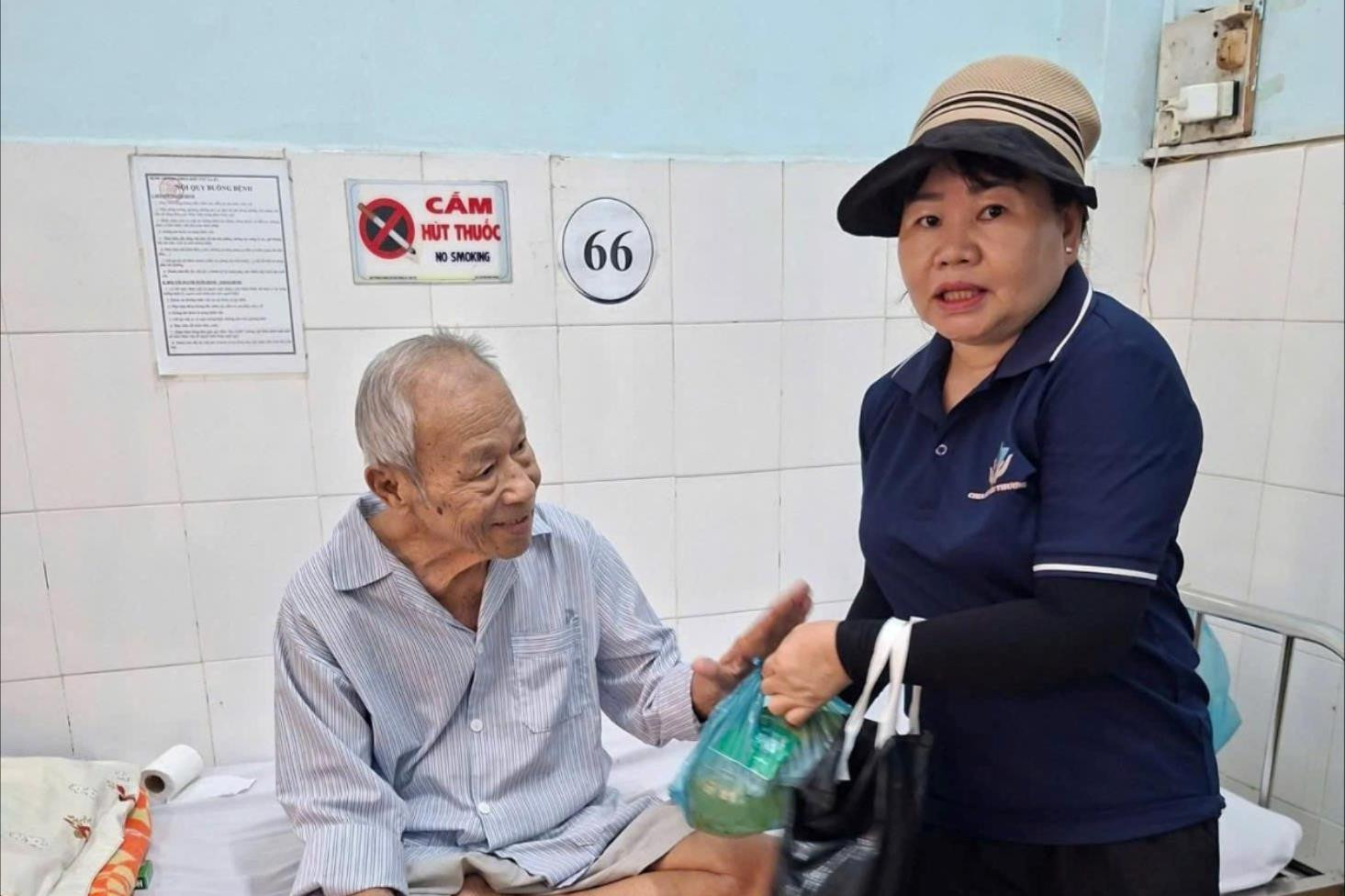 Trao tặng gần 700 suất ăn cho bệnh nhân tại Bệnh viện Đa khoa khu vực La Gi