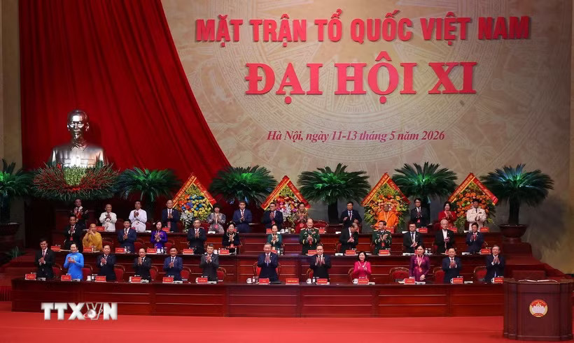 Đoàn Chủ tịch điều hành Phiên khai mạc trọng thể Đại hội XI Mặt trận Tổ quốc Việt Nam. (Ảnh: Văn Điệp/TTXVN)