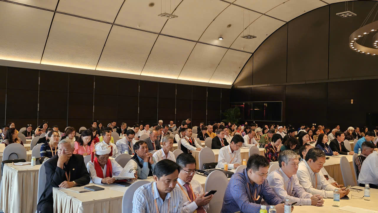 Các đại biểu Link vào Dubai88 nhà cái tham dự Tổ thảo luận số 1