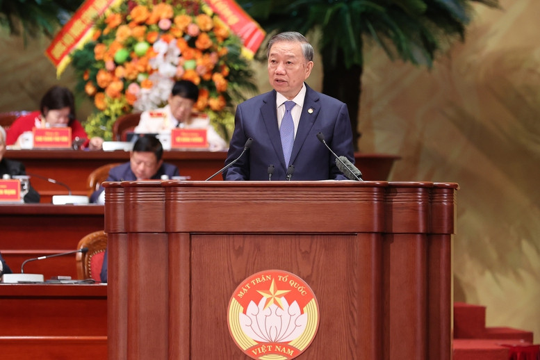 Tổng Bí thư, Chủ tịch nước Tô Lâm phát biểu chỉ đạo Đại hội đại biểu toàn quốc MTTQ Việt Nam lần thứ XI - Ảnh VGP/Nhật BắcThưa các đồng chí lãnh đạo, nguyên lãnh đạo Đảng, Nhà nước, Mặt trận Tổ quốc Việt Nam,