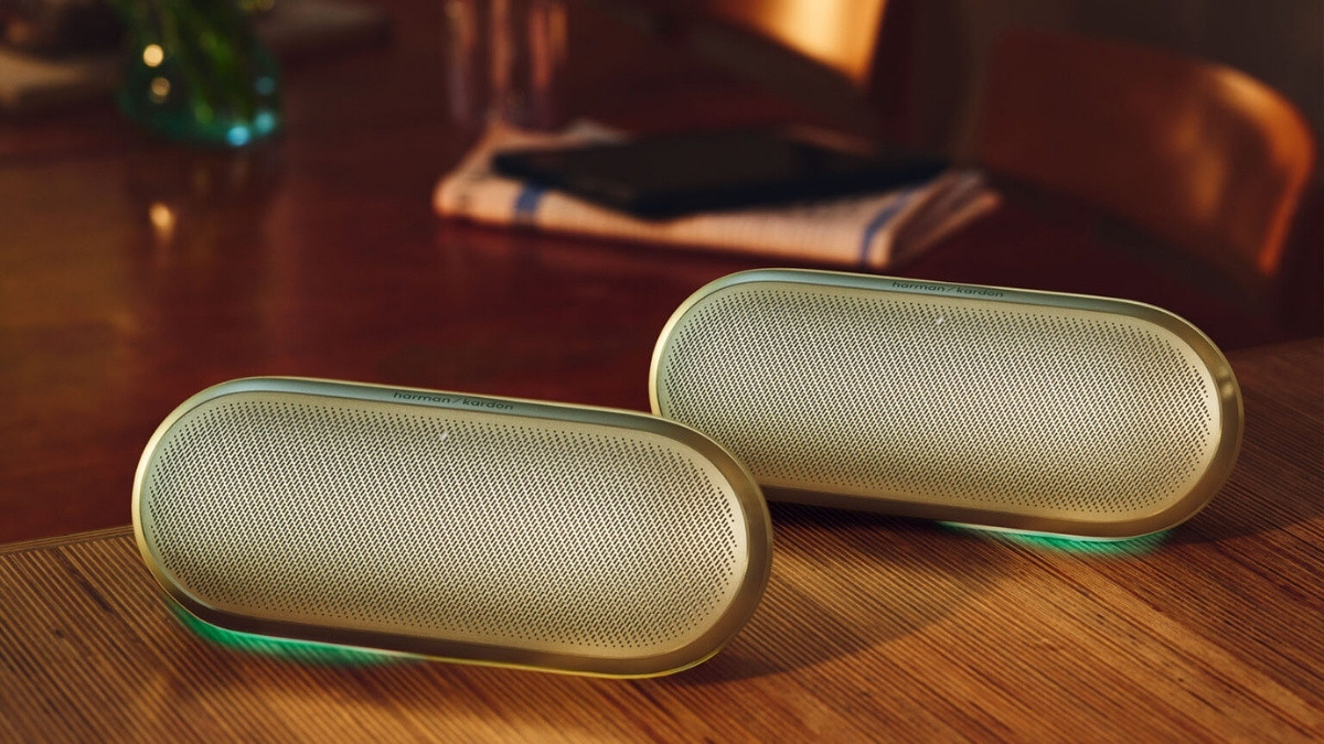 Mẫu loa di động Harman Kardon Luna 2 sở hữu thiết kế nhôm bọc vải sang trọng