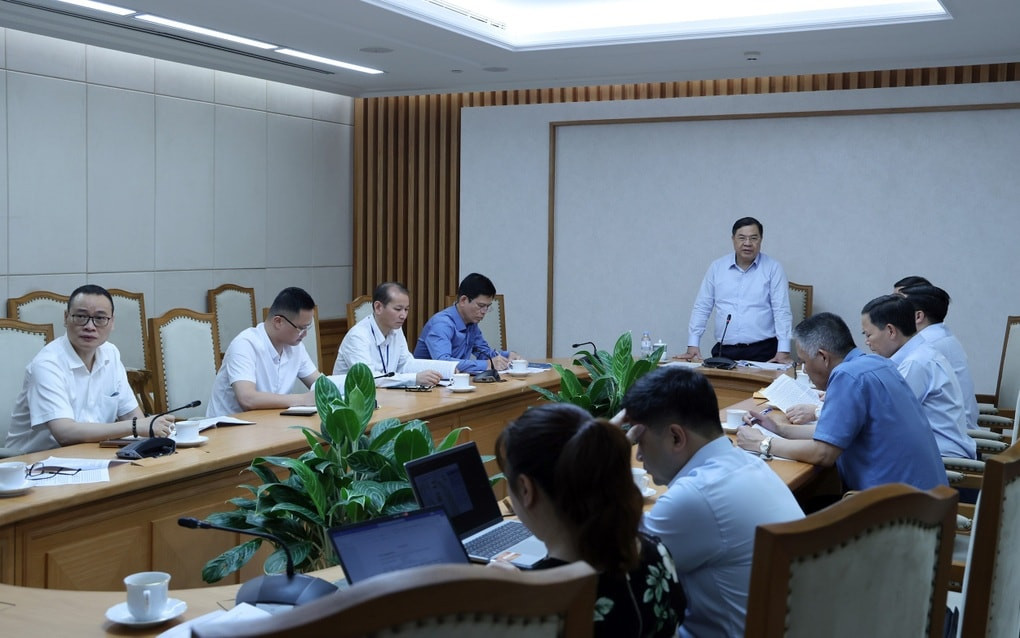 Phó Thủ tướng Chính phủ Phạm Gia Túc chủ trì cuộc họp về quy hoạch cảng hàng không.