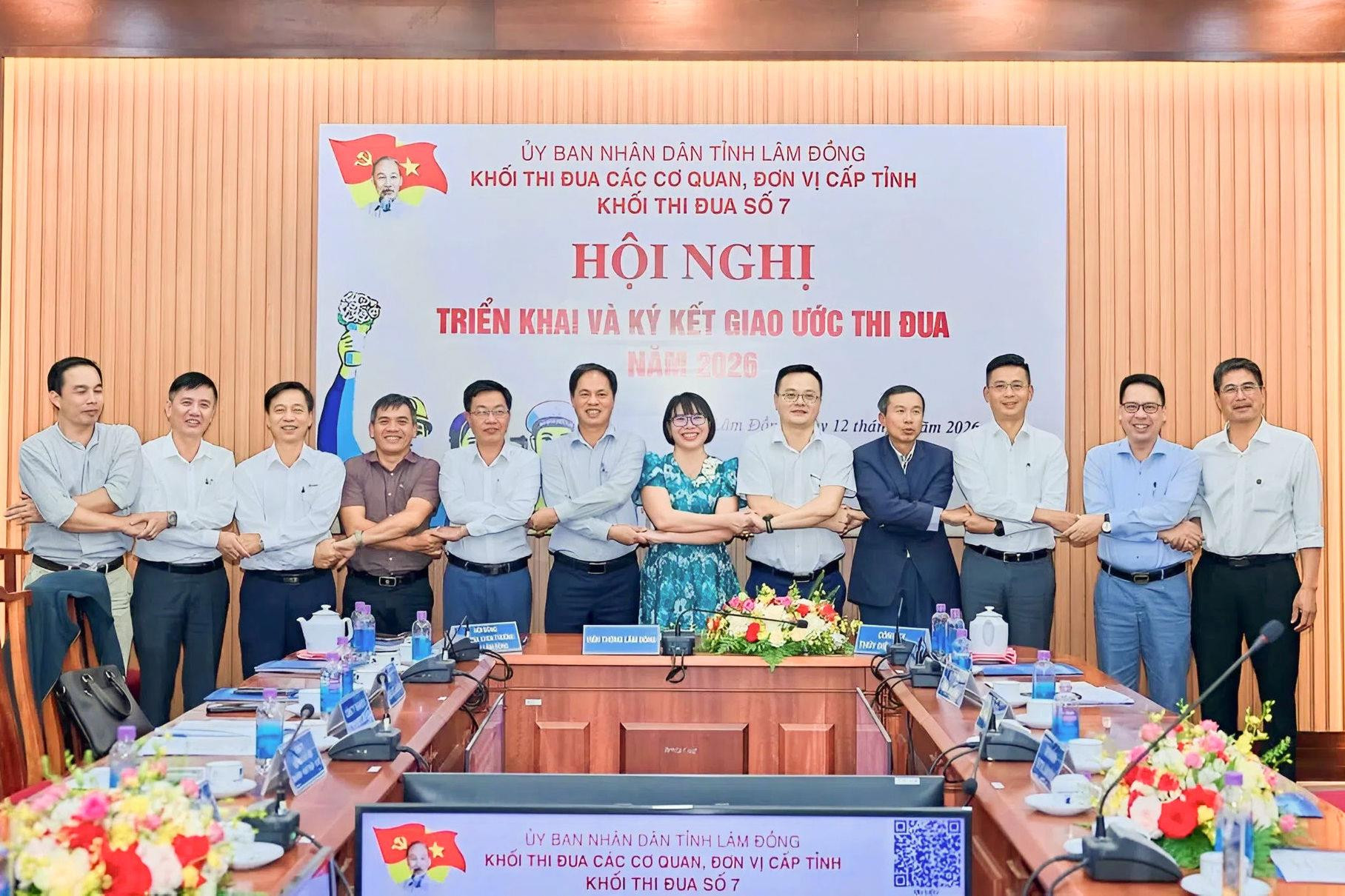 Khối thi đua số 7 ký kết giao ước thi đua