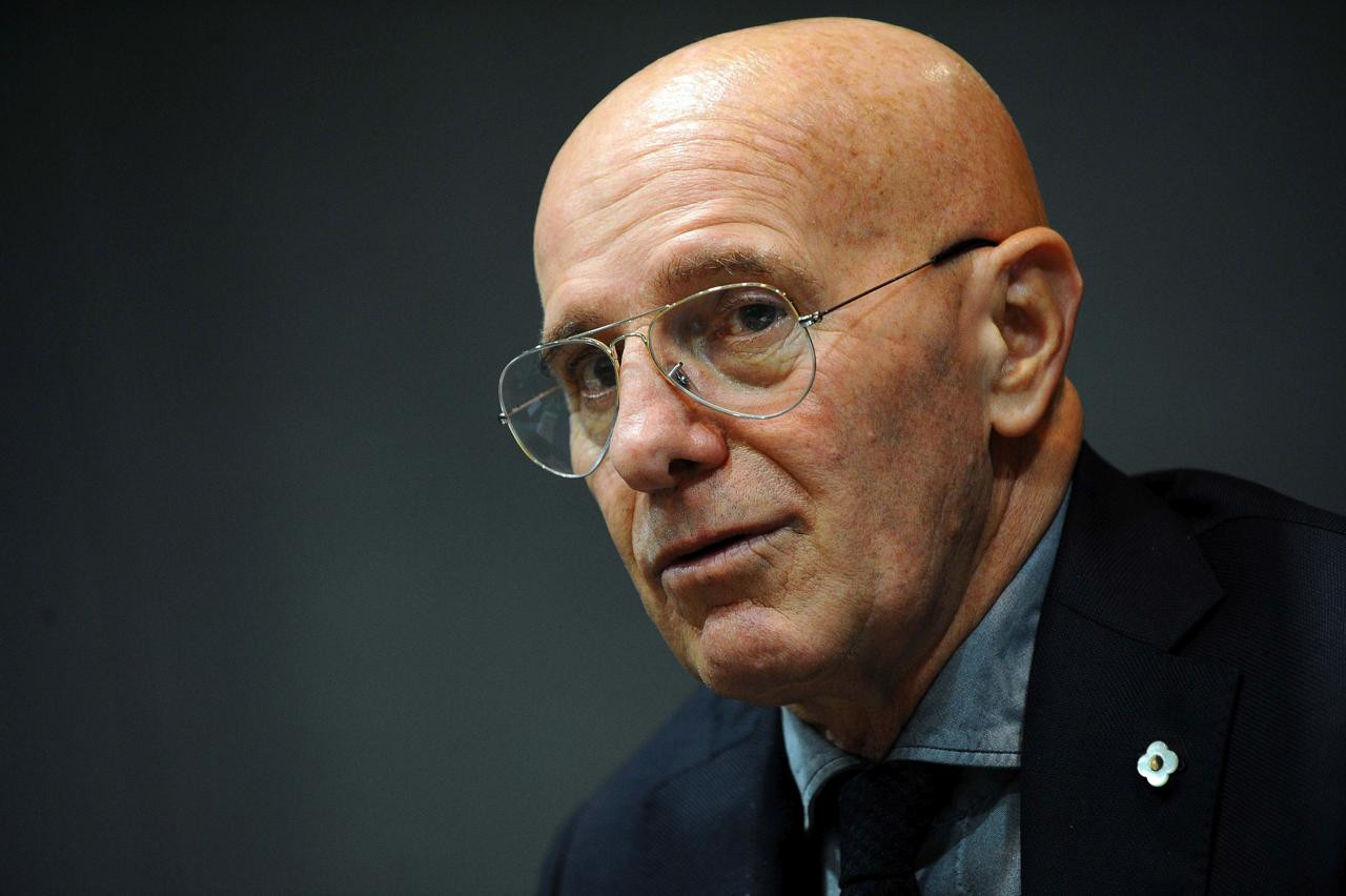 Arrigo Sacchi khai sinh bóng đá hiện đại tại AC Milan