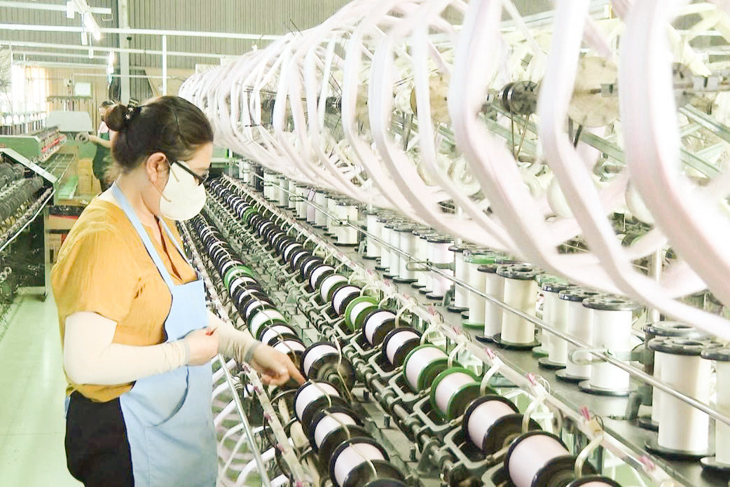 A silk spinning and weaving factory in Ward 1, Bao Loc, Lam Dong Province.