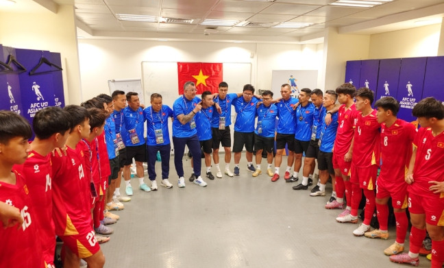 HLV Cristiano Roland bỏ ngỏ tương lai sau khi cùng U17 Việt Nam giành vé dự U17 World Cup.