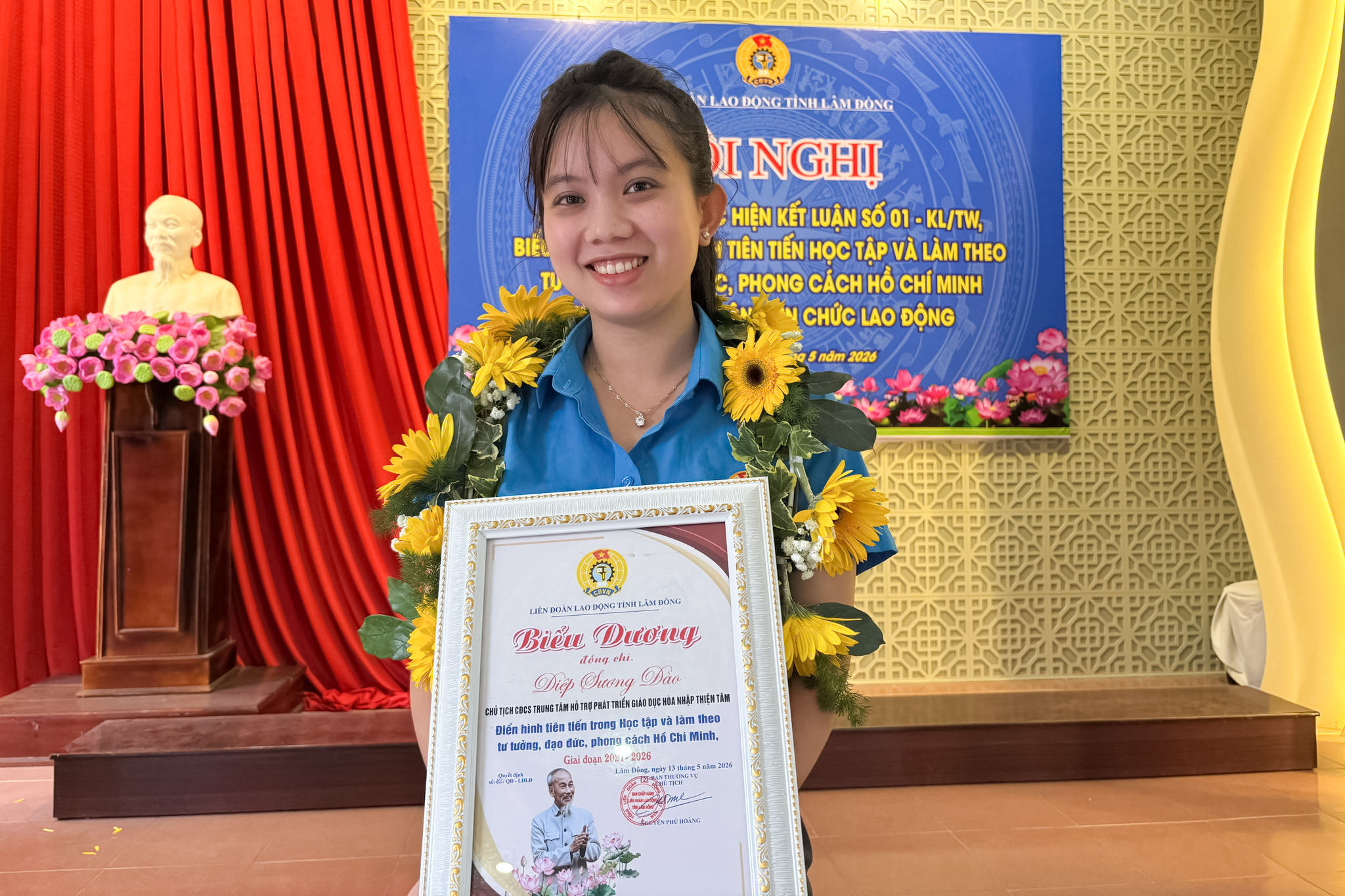 co-giao-diep-suong-dao-dien-hinh-tien-tien-trong-phong-trao-hoc-tap-tam-guong-dao-duc-phong-cach-chu-tich-ho-chi-minh-1-.jpg