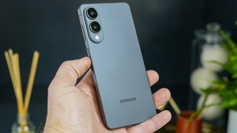 Cụm camera trên Samsung Galaxy S25 Edge