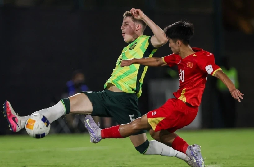 U17 Việt Nam thua 0-3 trước Australia tại tứ kết giải châu Á.