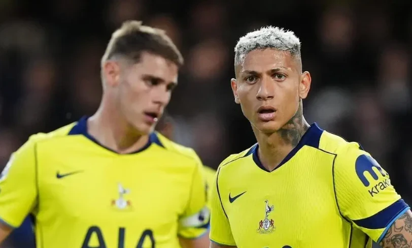 Tottenham không thể tận dụng cơ hội trụ hạng sớm.