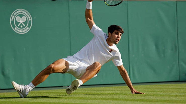 Carlos Alcaraz r&uacute;t lui khỏi Wimbledon 2026: Chấn thương dai dẳng v&agrave; cơ...