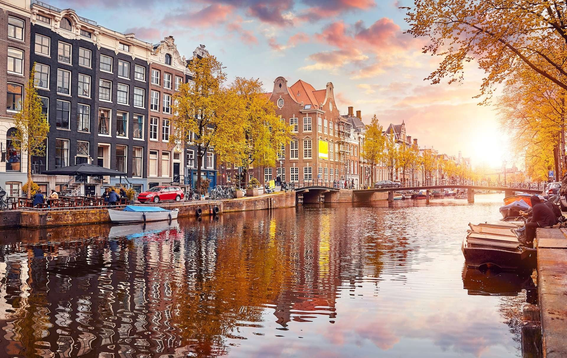 Thành phố Amsterdam là trung tâm kết nối hàng không quan trọng của châu Âu