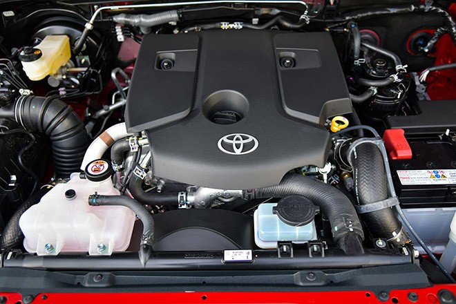 Màn hình giải trí 9 inch trên Toyota Fortuner 2026