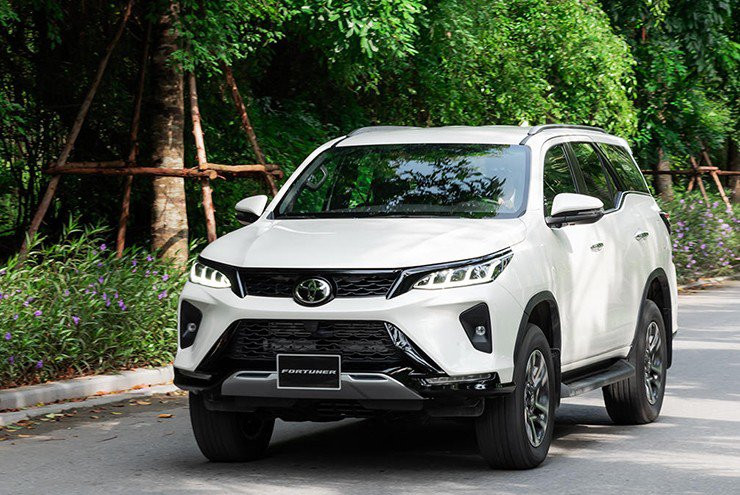 Ngoại thất Toyota Fortuner 2026 bản Legender