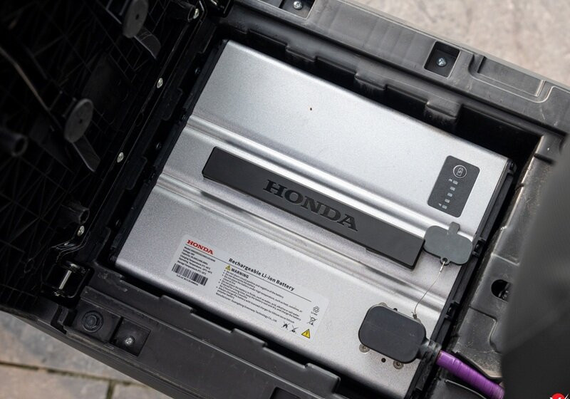 Pin Lithium-ion tháo rời trên Honda ICON e: