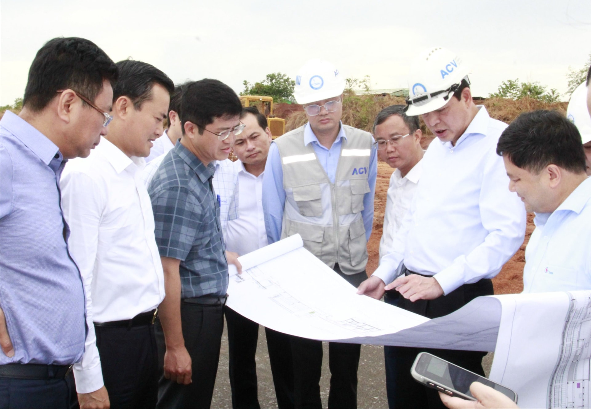 Lãnh đạo Bộ Xây dựng và các địa phương làm việc về phương án đường sắt kết nối sân bay Long Thành.