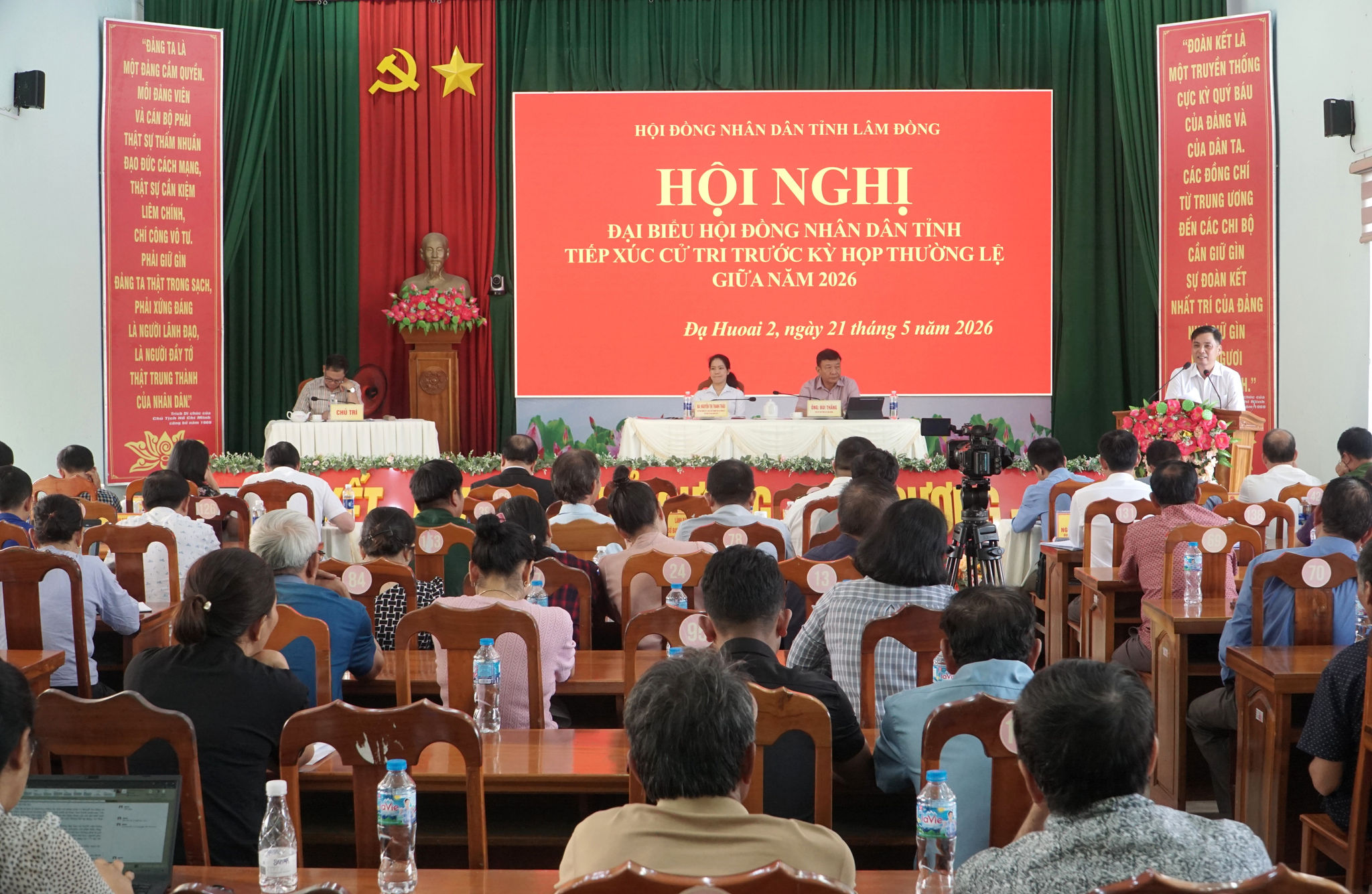 Quang cảnh hội nghị tiếp xúc cử tri xã Đạ Huoai 2