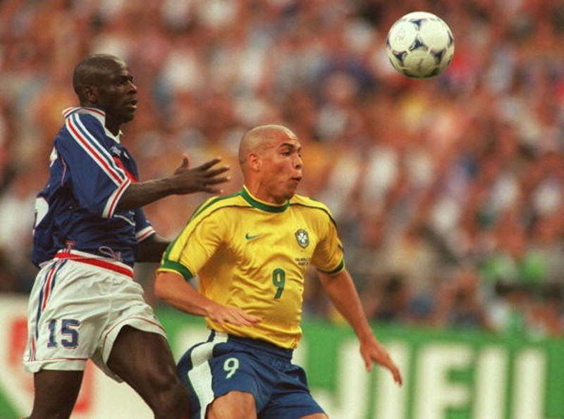 Ronaldo Luis Nazario de Lima trong đêm chung kết đầy uẩn khúc tại Paris.