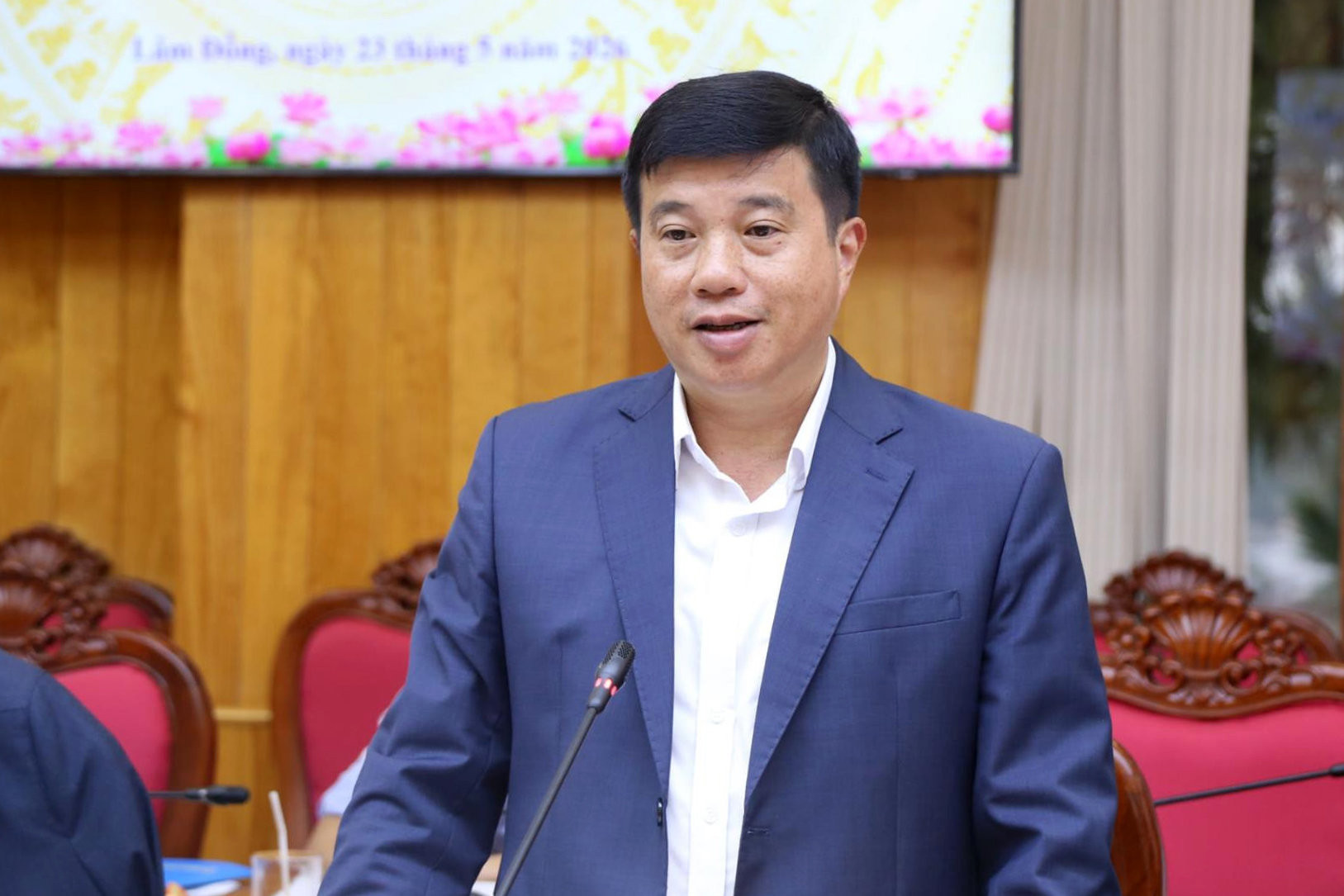 dong-chi-y-thanh-ha-nie-kdam-uy-vien-ban-chap-hanh-trung-uong-dang-bi-thu-tinh-uy-truong-doan-dbqh-tinh-mong-muon-trung-tam-vifc-dn-tich-cuc-ho-tro-lam-dong-trong-keu-goi-dau-tu-vao-dia-phuong.jpeg