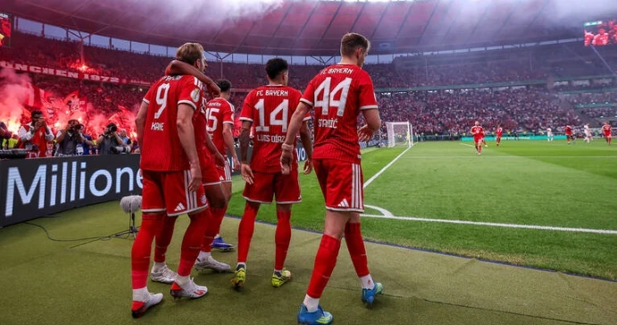 Bayern Munich hoàn toàn áp đảo Stuttgart trong hiệp thi đấu thứ hai.