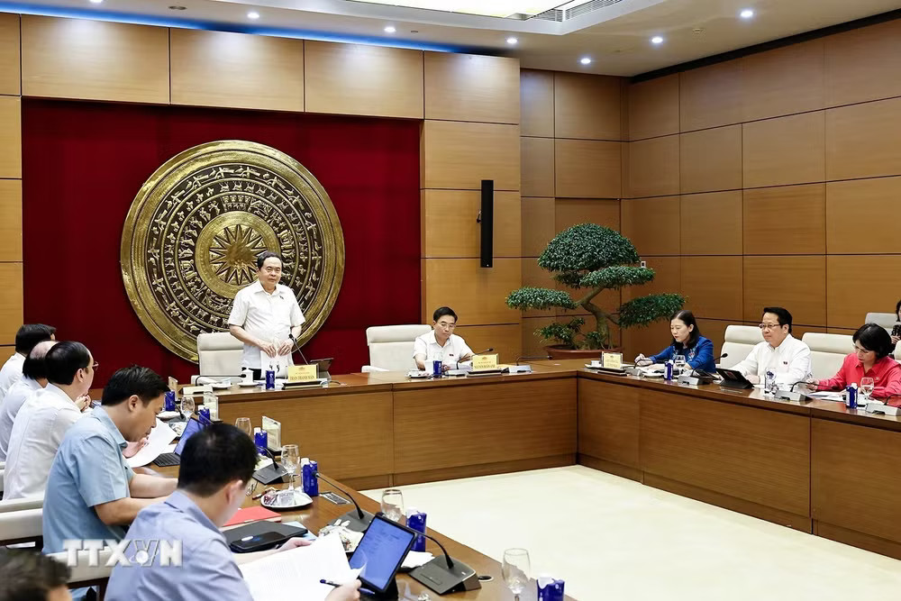 Chủ tịch Quốc hội Trần Thanh Mẫn phát biểu. (Ảnh: Doãn Tấn/TTXVN) ttxvn-chu-tich-quoc-hoi-lam-viec-voi-thuong-truc-uy-ban-dan-nguyen-va-giam-sat-cua-quoc-hoi-8783059-1.jpg