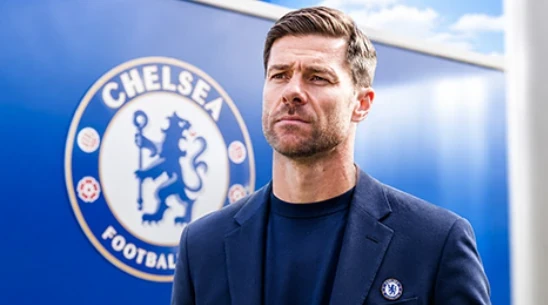 Xabi Alonso chuẩn bị tiếp quản chiếc ghế nóng tại Stamford Bridge.